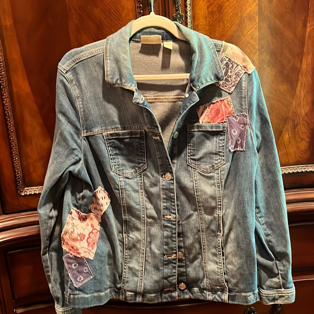 La Vie en Rose Denim Chico’s Jacket Size 2 equivalent 12-14